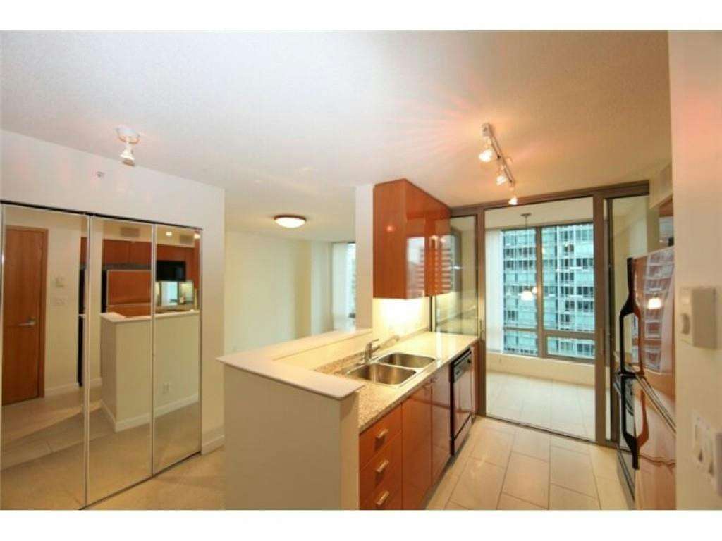 2105-1288 W Georgia Street, Vancouver, BC, V6E 4R3 - 2