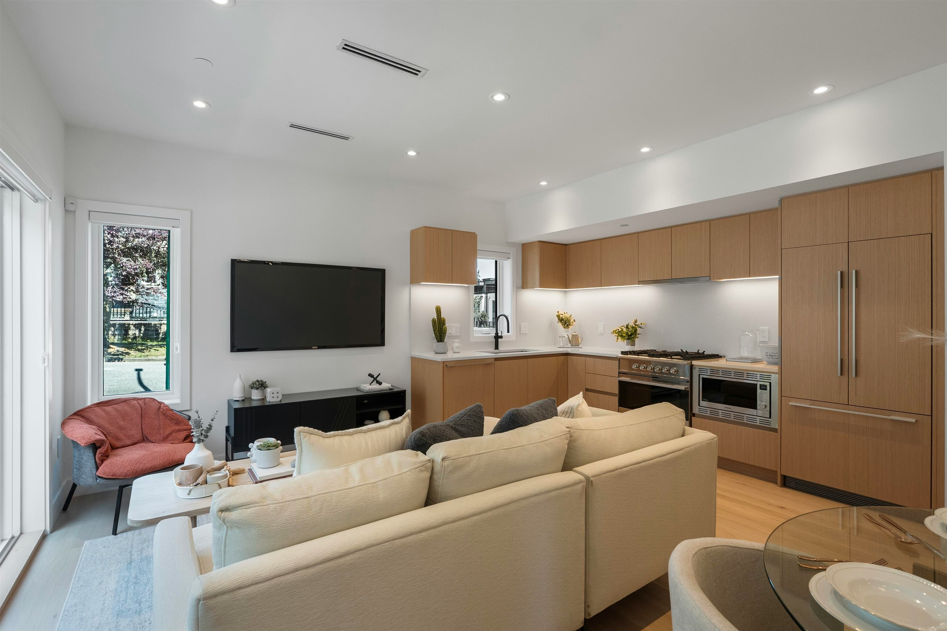 1008 W 52nd Avenue, Vancouver, BC, V6P 1H5 - 3