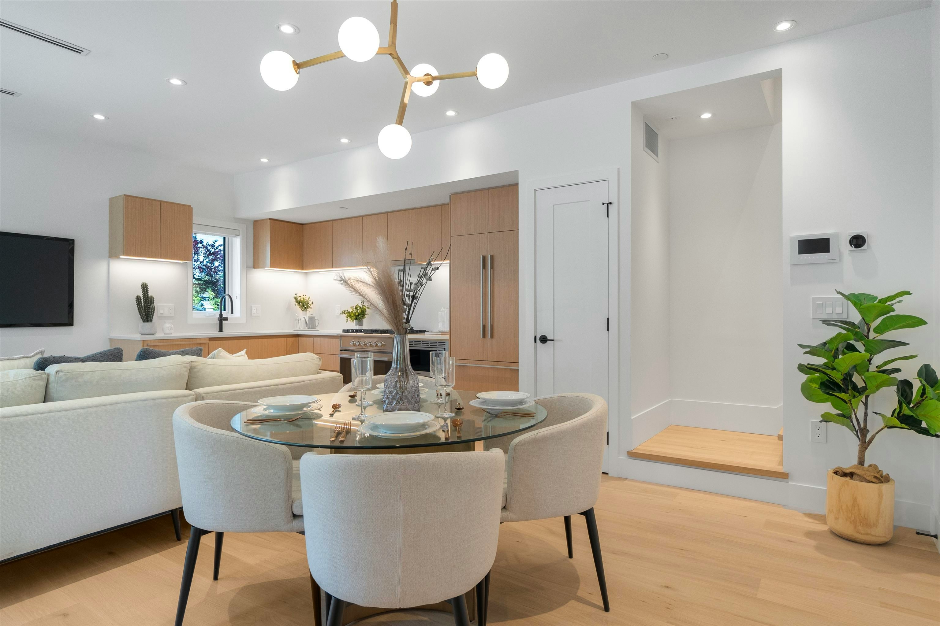 6815 Oak Street, Vancouver, BC, V6P 1H5 - 2