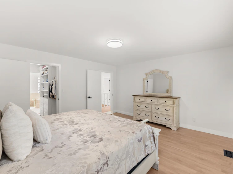 9152 Klenner Drive, Burnaby, BC, V3N 4E5 - 20