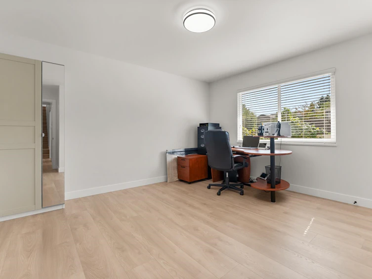 9152 Klenner Drive, Burnaby, BC, V3N 4E5 - 16