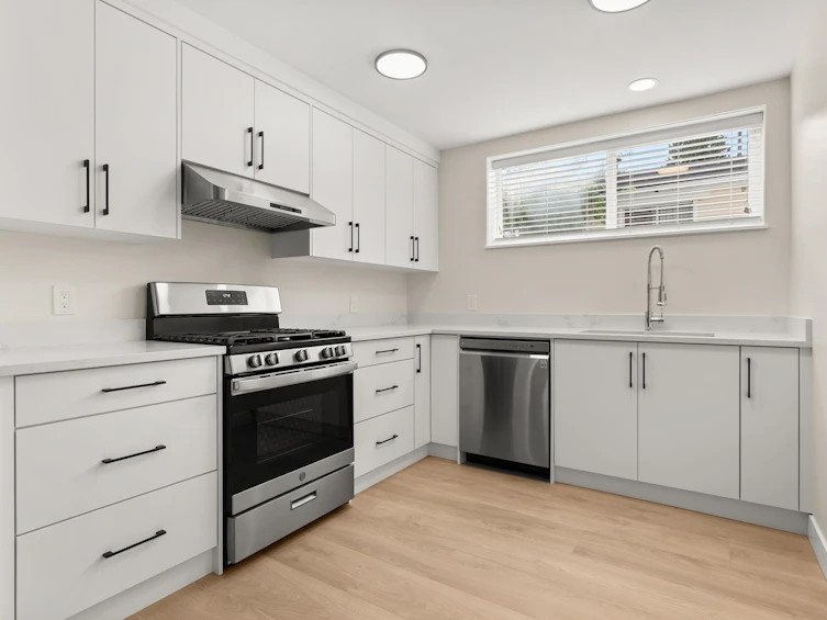 9152 Klenner Drive, Burnaby, BC, V3N 4E5 - 30
