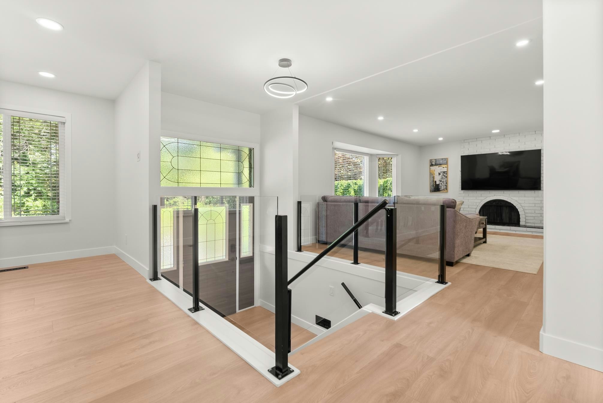 9152 Klenner Drive, Burnaby, BC, V3N 4E5 - 14