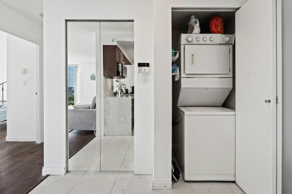3302-193 Aquarius Mews, Vancouver, BC, V6Z 2Z2 - 23
