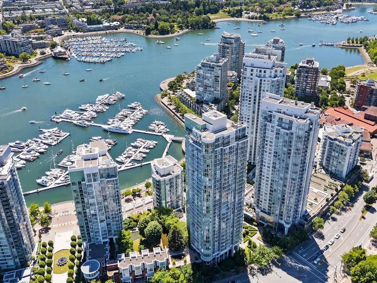 3302-193 Aquarius Mews, Vancouver, BC, V6Z 2Z2