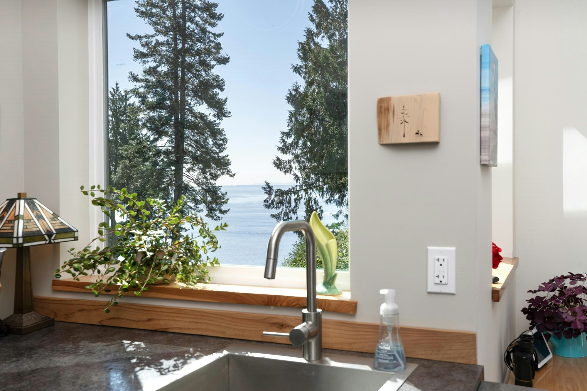 7835 Redrooffs Road, Halfmoon Bay, BC, V7Z 1A4 - 7