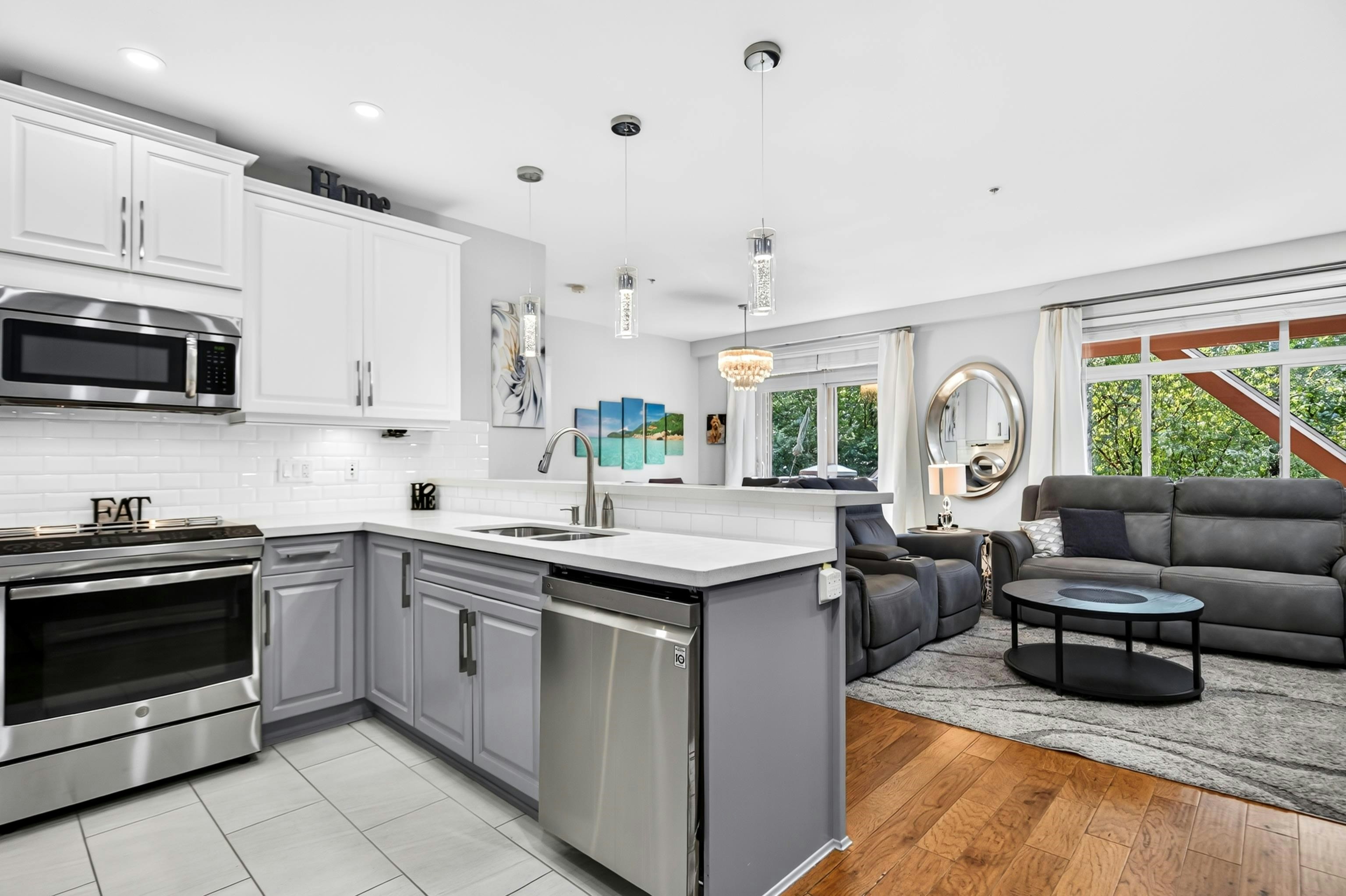 208-12565 190a Street, Pitt Meadows, BC, V3Y 0E1