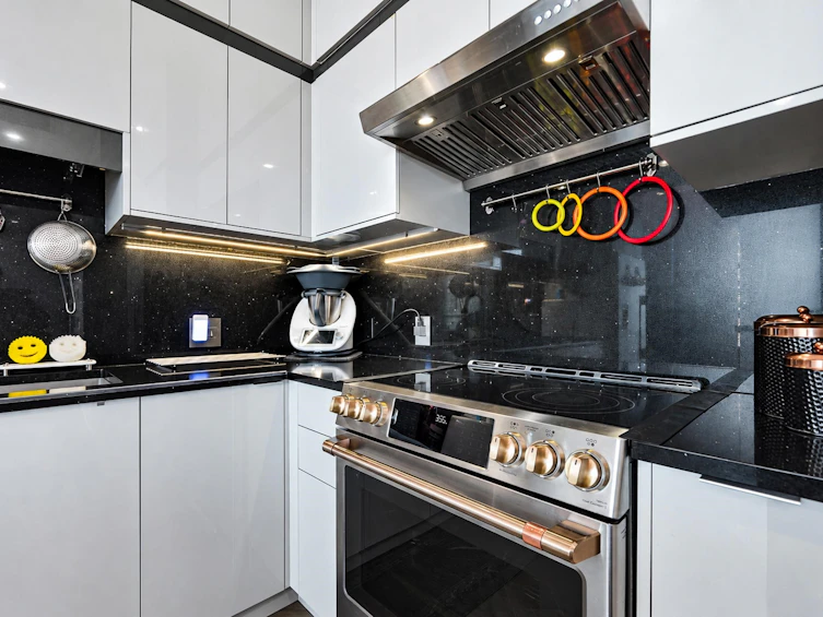 2303-691 North Road, Burnaby, BC, V3J 0H9 - 14