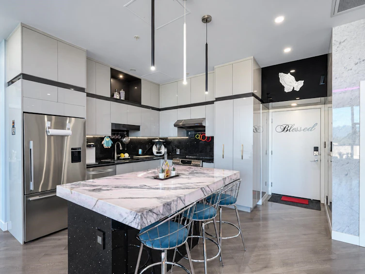 2303-691 North Road, Burnaby, BC, V3J 0H9 - 12