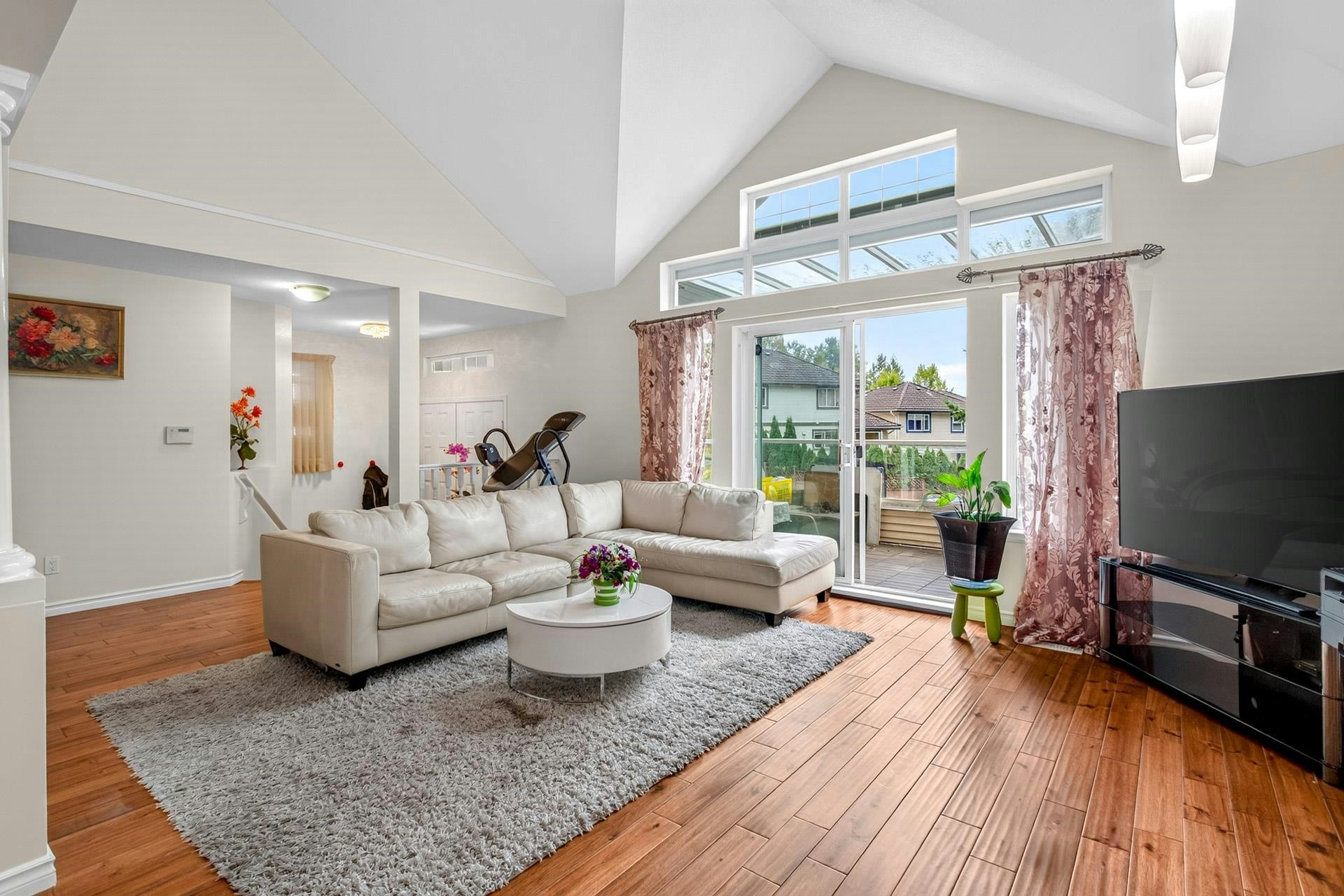 1599 Plateau Crescent - 4