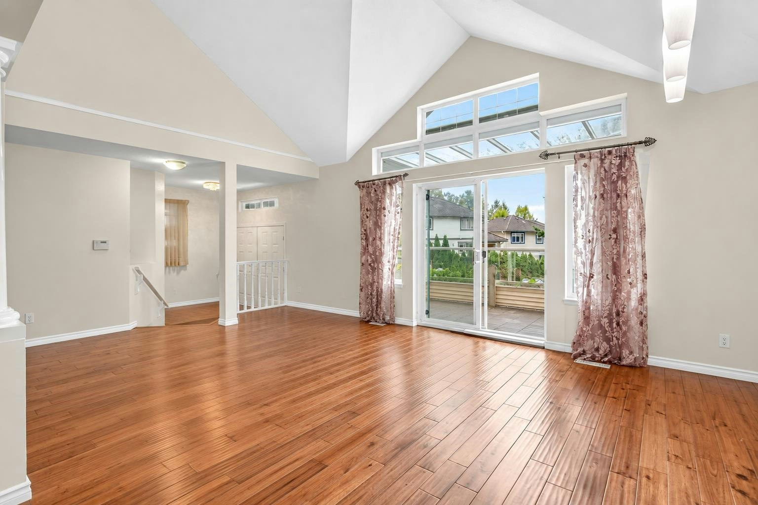 1599 Plateau Crescent - 5
