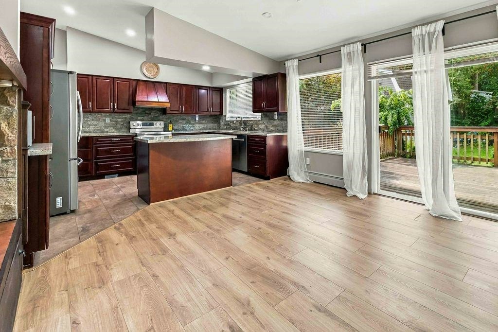 734 Carleton Drive - 4