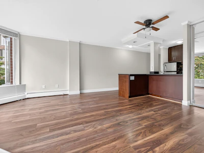 313-950 Drake Street - 4
