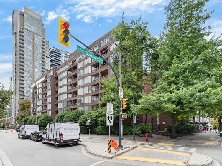 313-950 Drake Street, Vancouver, BC, V6Z 2B9