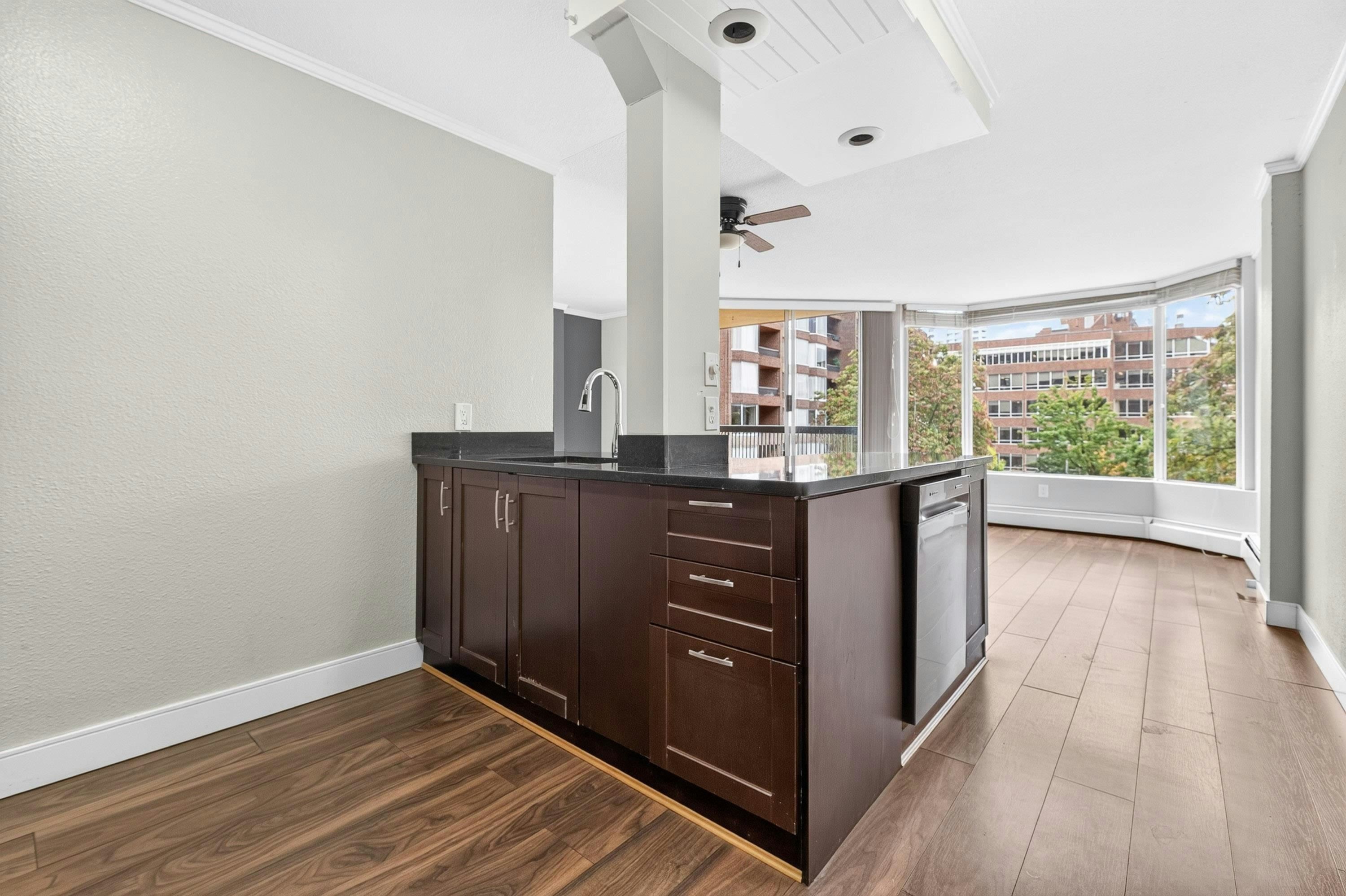 313-950 Drake Street, Vancouver, BC, V6Z 2B9 - 13