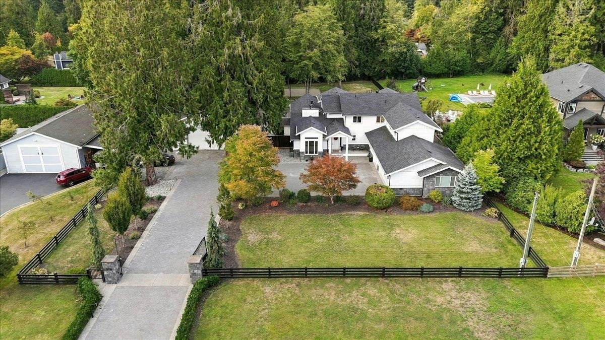 24155 124 Avenue, Maple Ridge, BC, V4R 1N3