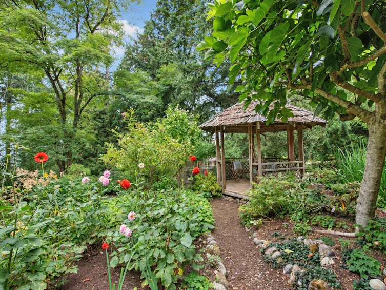 1305 Gower Point Road, Gibsons, BC, V0N 1V3 - 3
