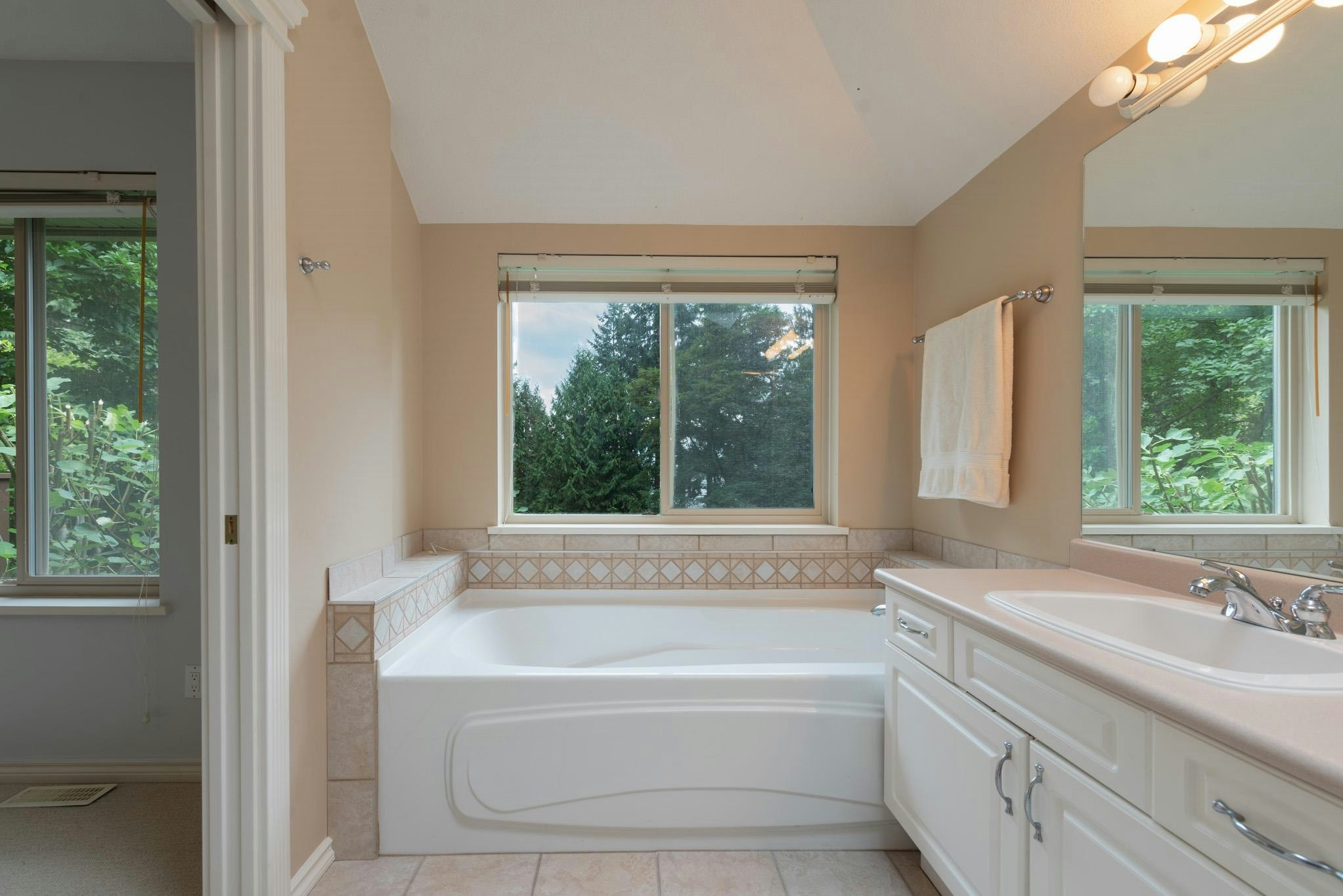 1305 Gower Point Road, Gibsons, BC, V0N 1V3 - 15