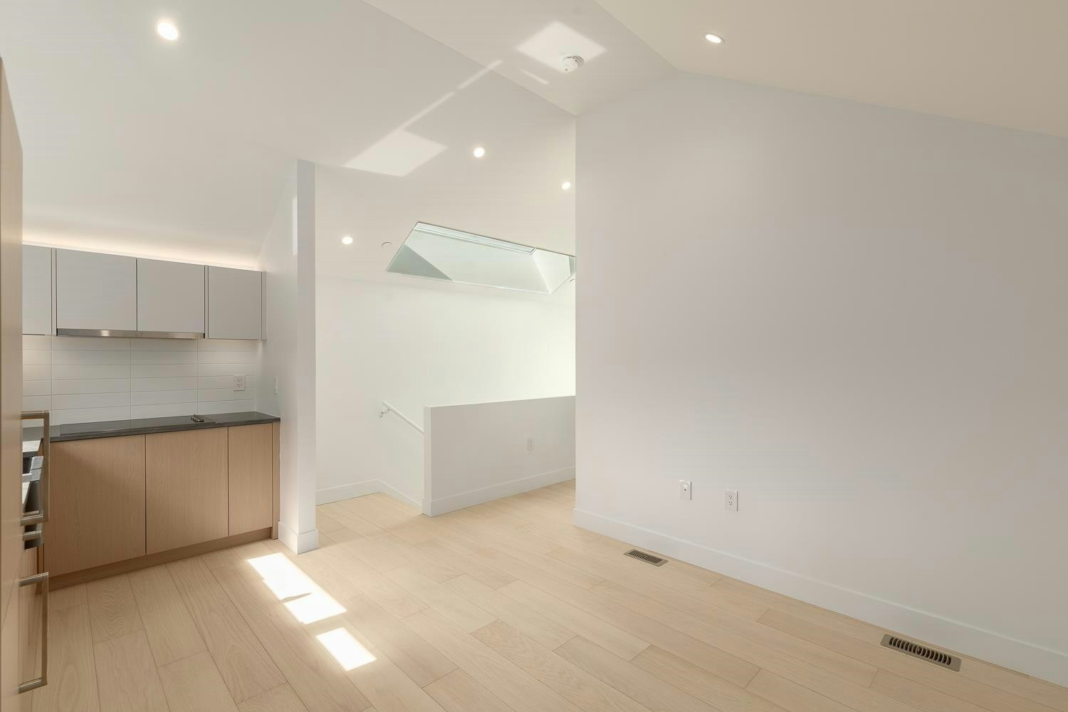 22 W 14th Avenue, Vancouver, BC, V5Y 1W6 - 6