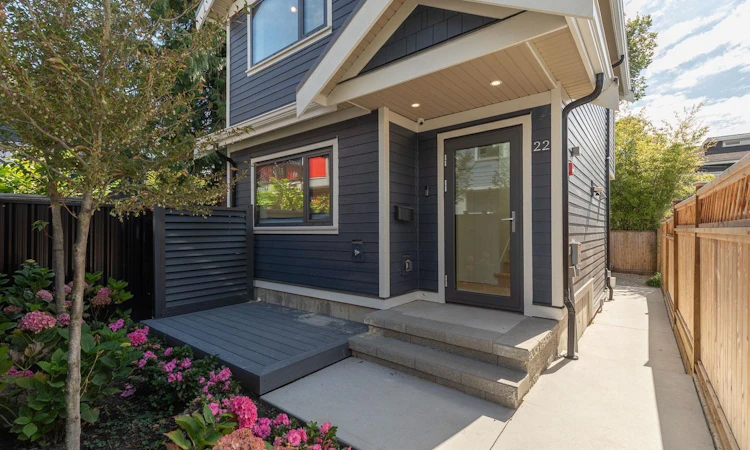 22 W 14th Avenue