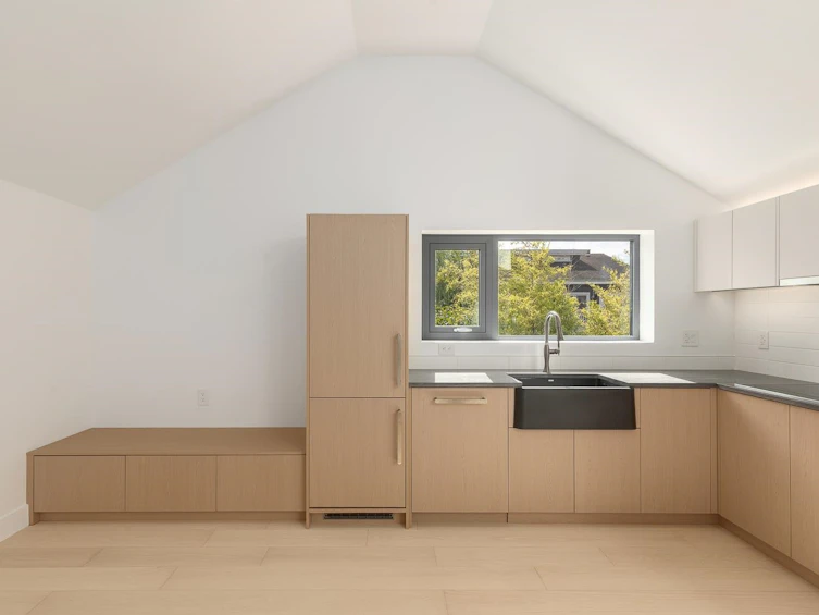 22 W 14th Avenue, Vancouver, BC, V5Y 1W6 - 3