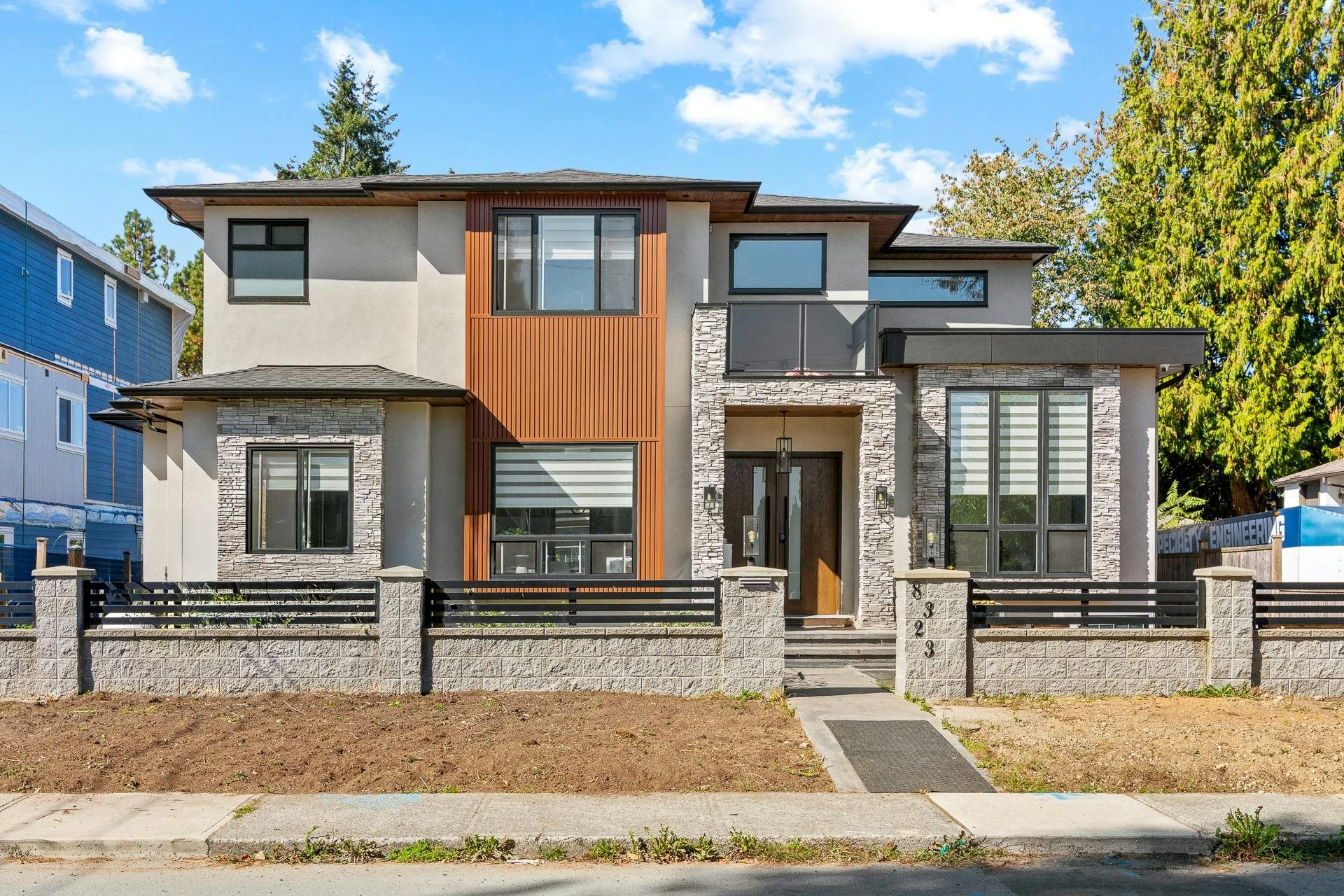 8323 14th Avenue Burnaby, Burnaby, BC, V3N 2C2