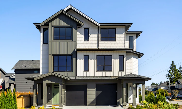 102-16795 Edgewood Drive