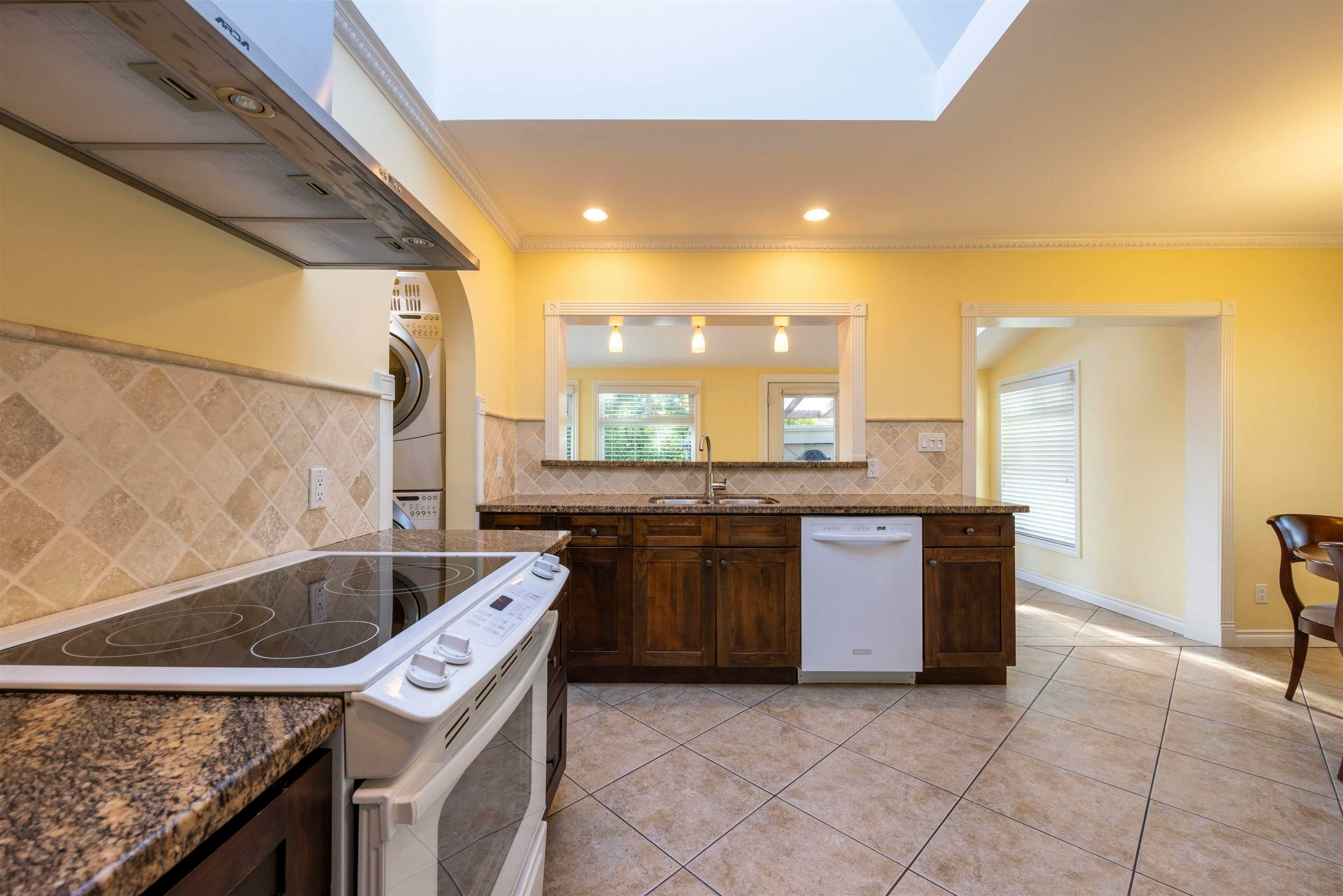 7720-7722 Graham Avenue, Burnaby, BC, V3N 1V4 - 5