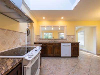 7720-7722 Graham Avenue - 5