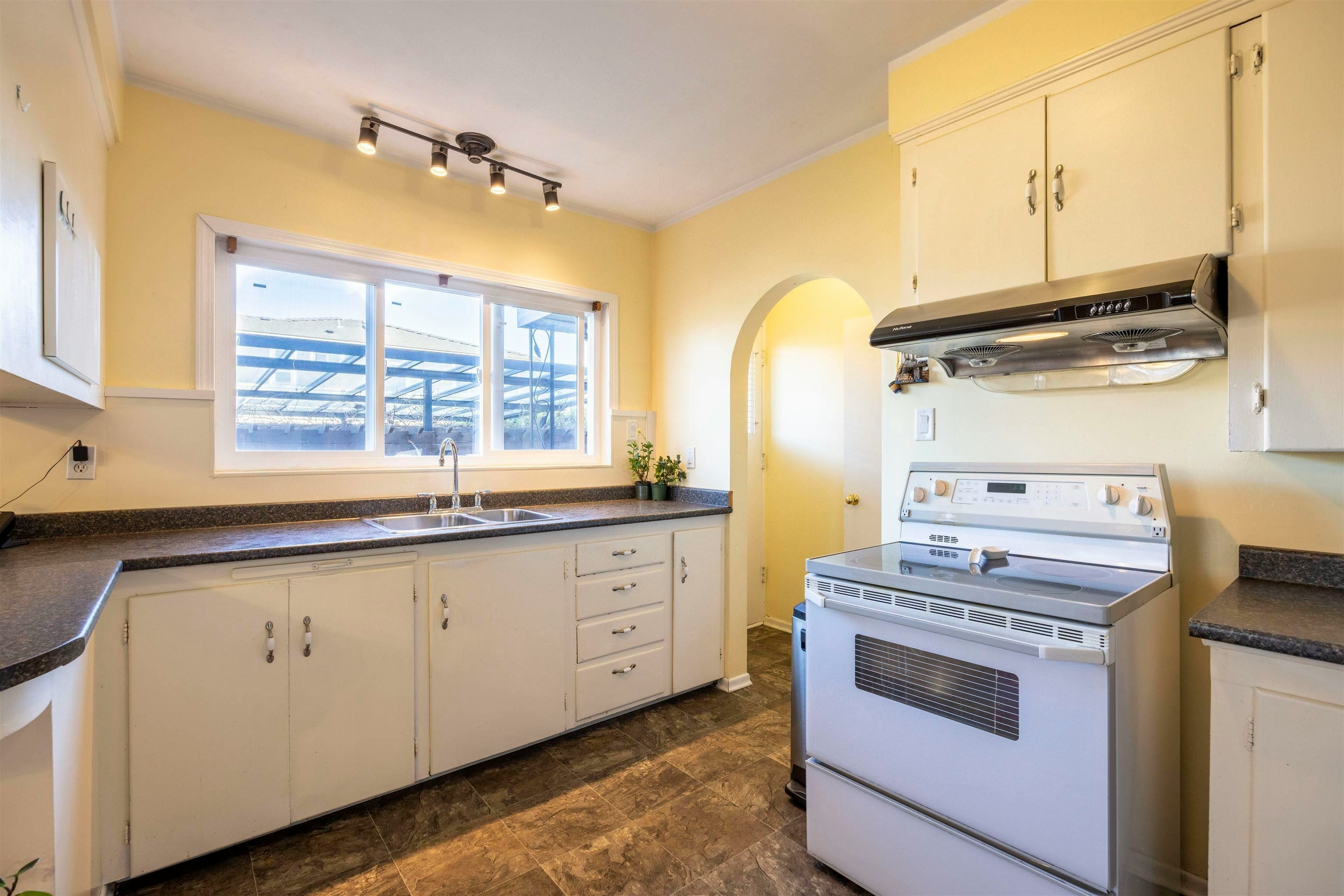 7720-7722 Graham Avenue, Burnaby, BC, V3N 1V4 - 30