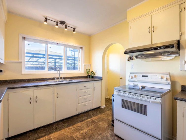 7720-7722 Graham Avenue, Burnaby, BC, V3N 1V4 - 30