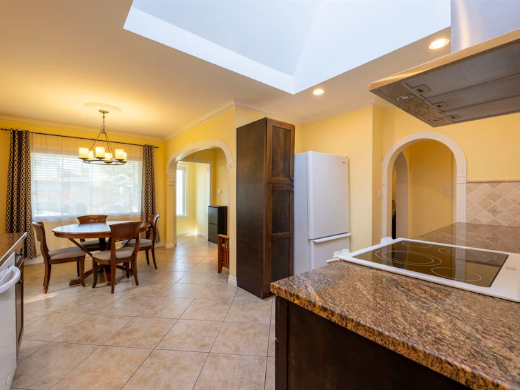 7720-7722 Graham Avenue, Burnaby, BC, V3N 1V4 - 3