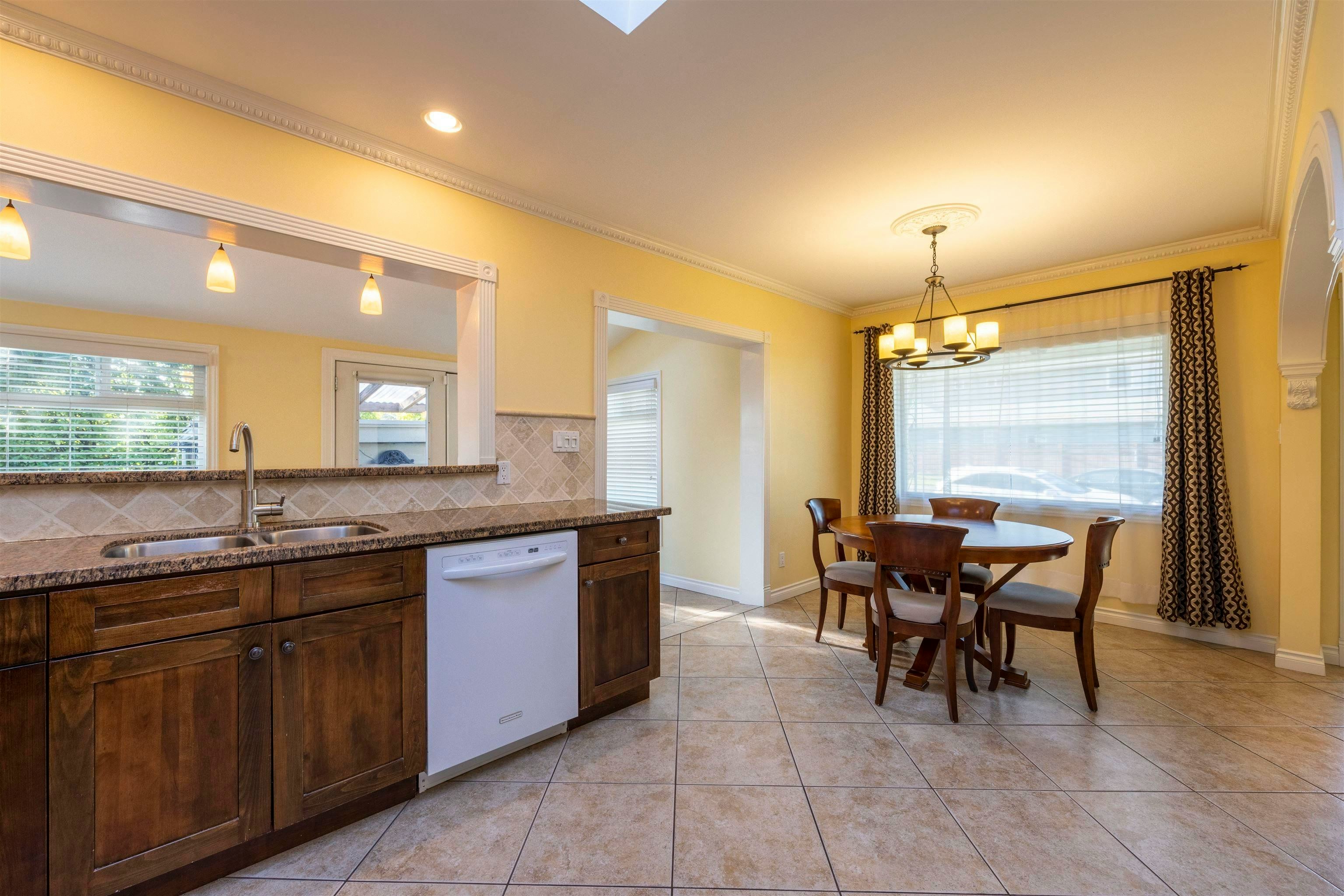 7720-7722 Graham Avenue, Burnaby, BC, V3N 1V4 - 8