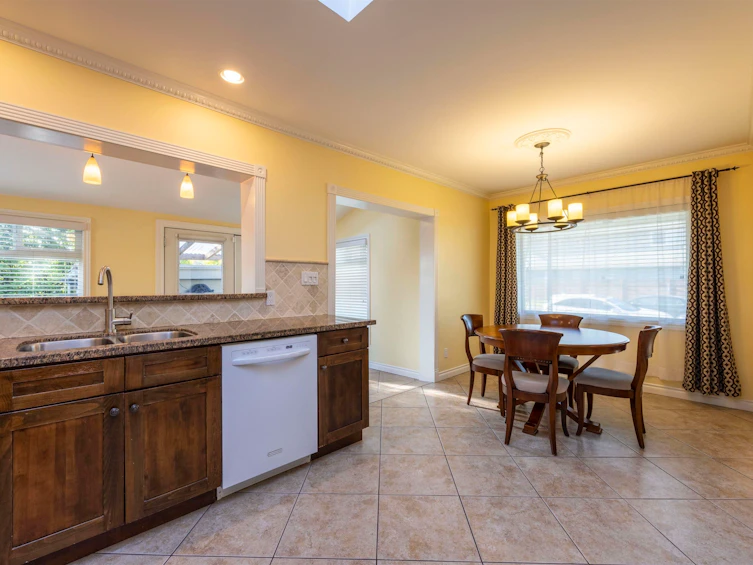 7720-7722 Graham Avenue, Burnaby, BC, V3N 1V4 - 8