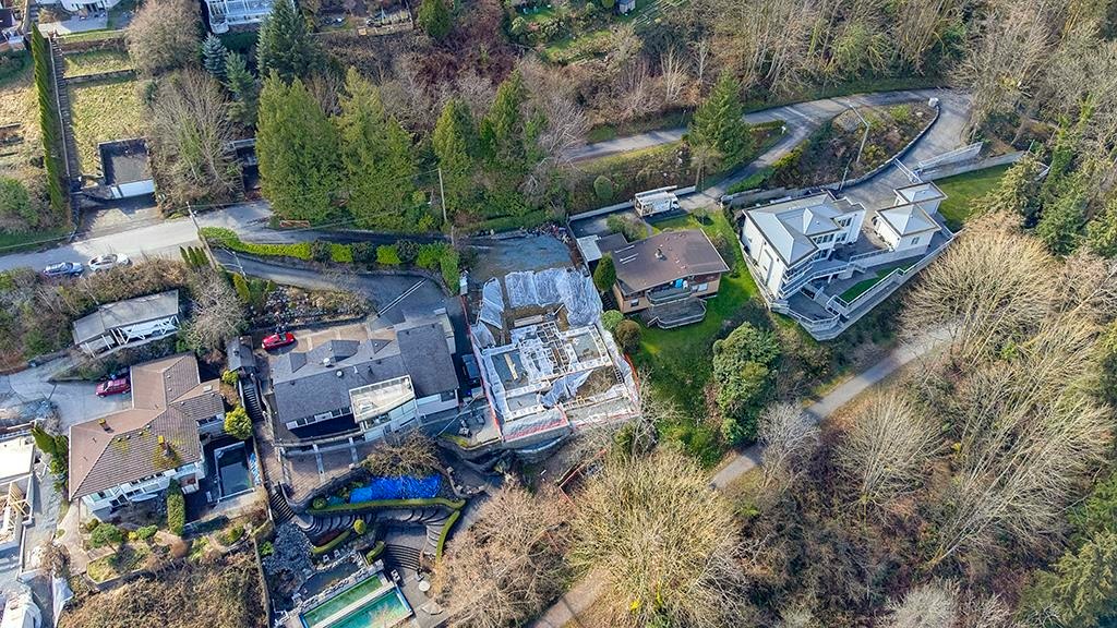 5645 Highfield Drive, Burnaby, BC, V5B 1E4 - 9