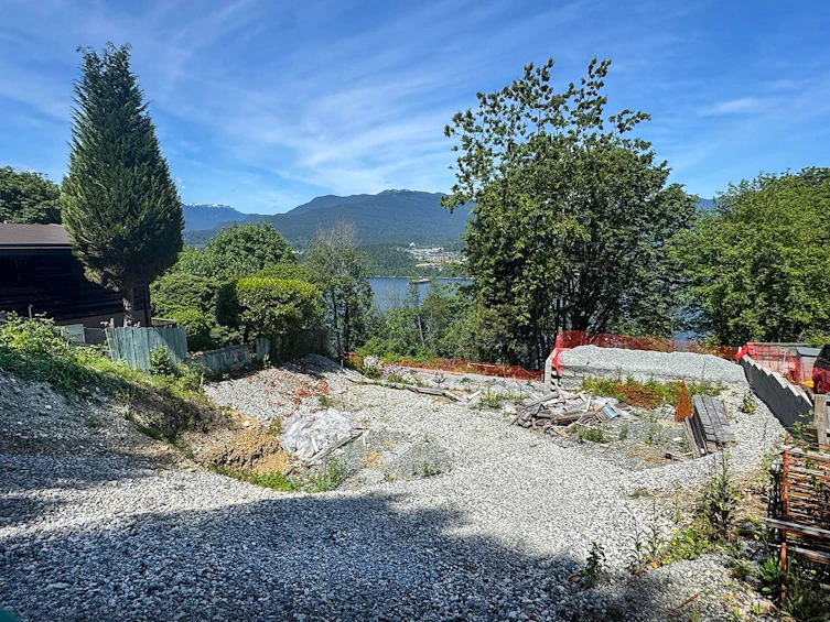 5645 Highfield Drive, Burnaby, BC, V5B 1E4 - 2