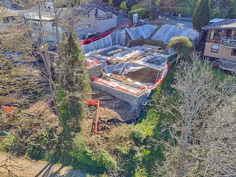 5645 Highfield Drive, Burnaby, BC, V5B 1E4 - 6