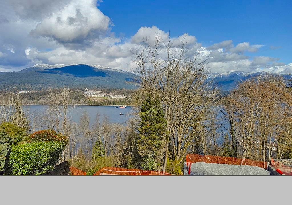 5645 Highfield Drive, Burnaby, BC, V5B 1E4 - 21