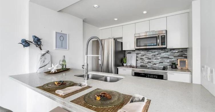9xx-1200 Alberni Street, Vancouver, BC, V6E 1A6