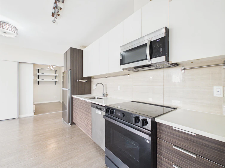 202-13303 103a Avenue, Surrey, BC, V3T 0K6 - 11