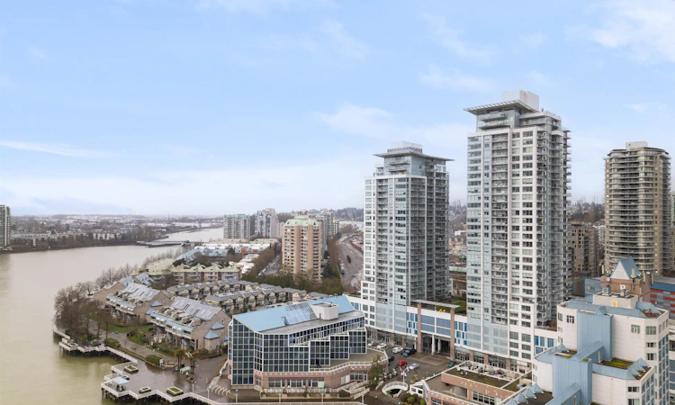 1803-988 Quayside Drive