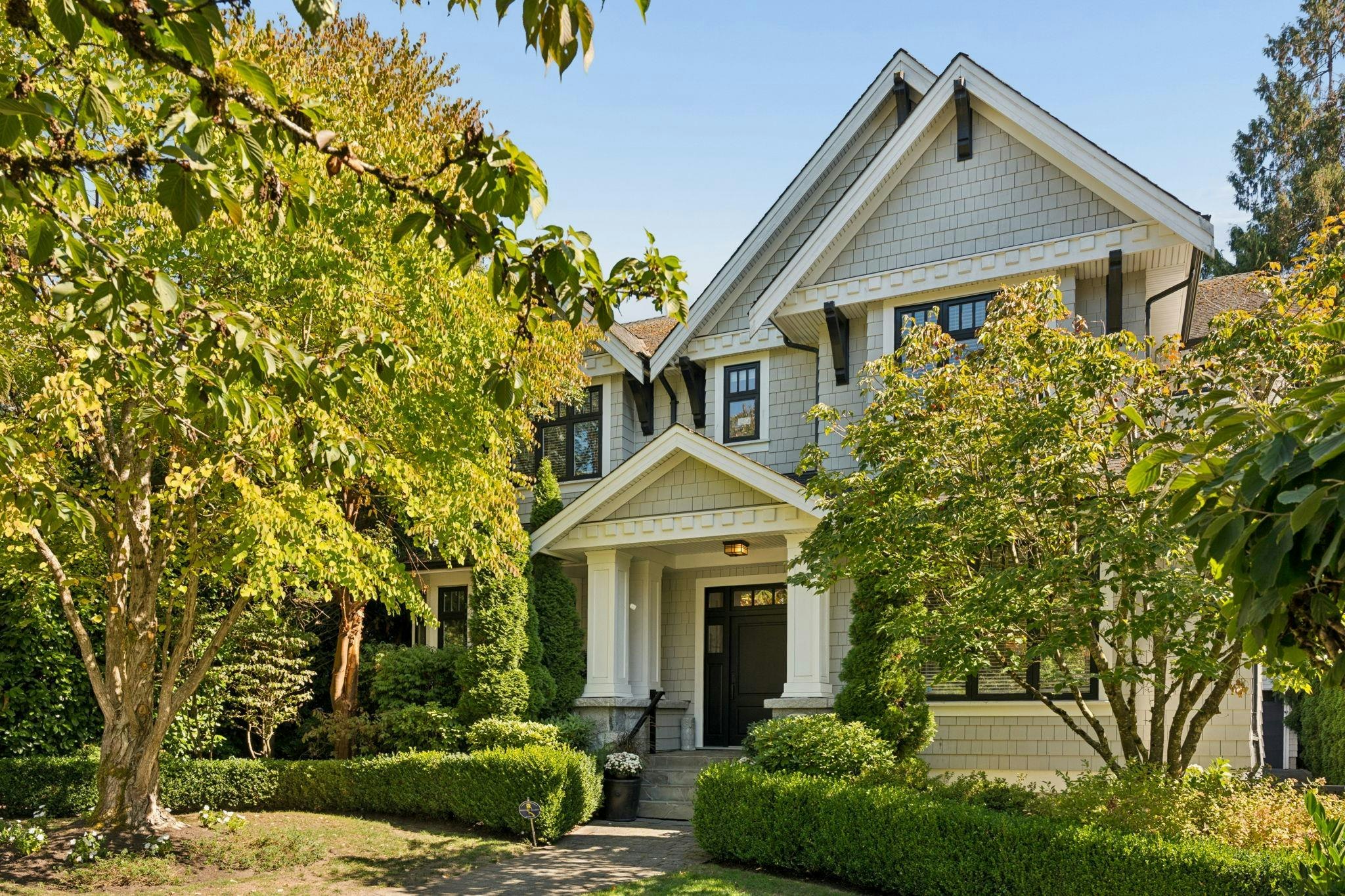 5562 Crown Street, Vancouver, BC, V6N 2B5