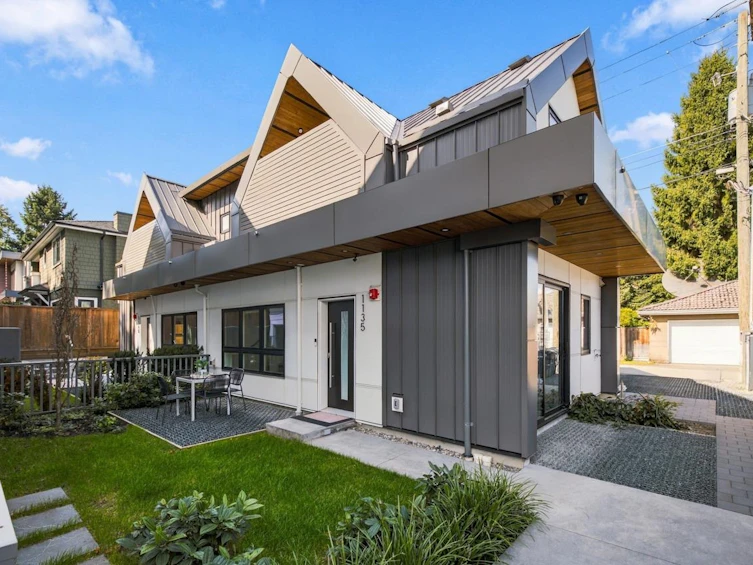 1135 W 33rd Avenue, Vancouver, BC, V6M 1A3