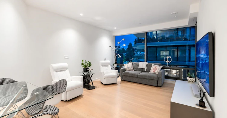 402-1355 Bellevue Avenue, West Vancouver, BC, V7T 0B4 - 2