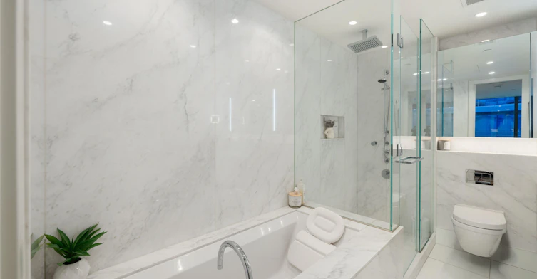 402-1355 Bellevue Avenue, West Vancouver, BC, V7T 0B4 - 21