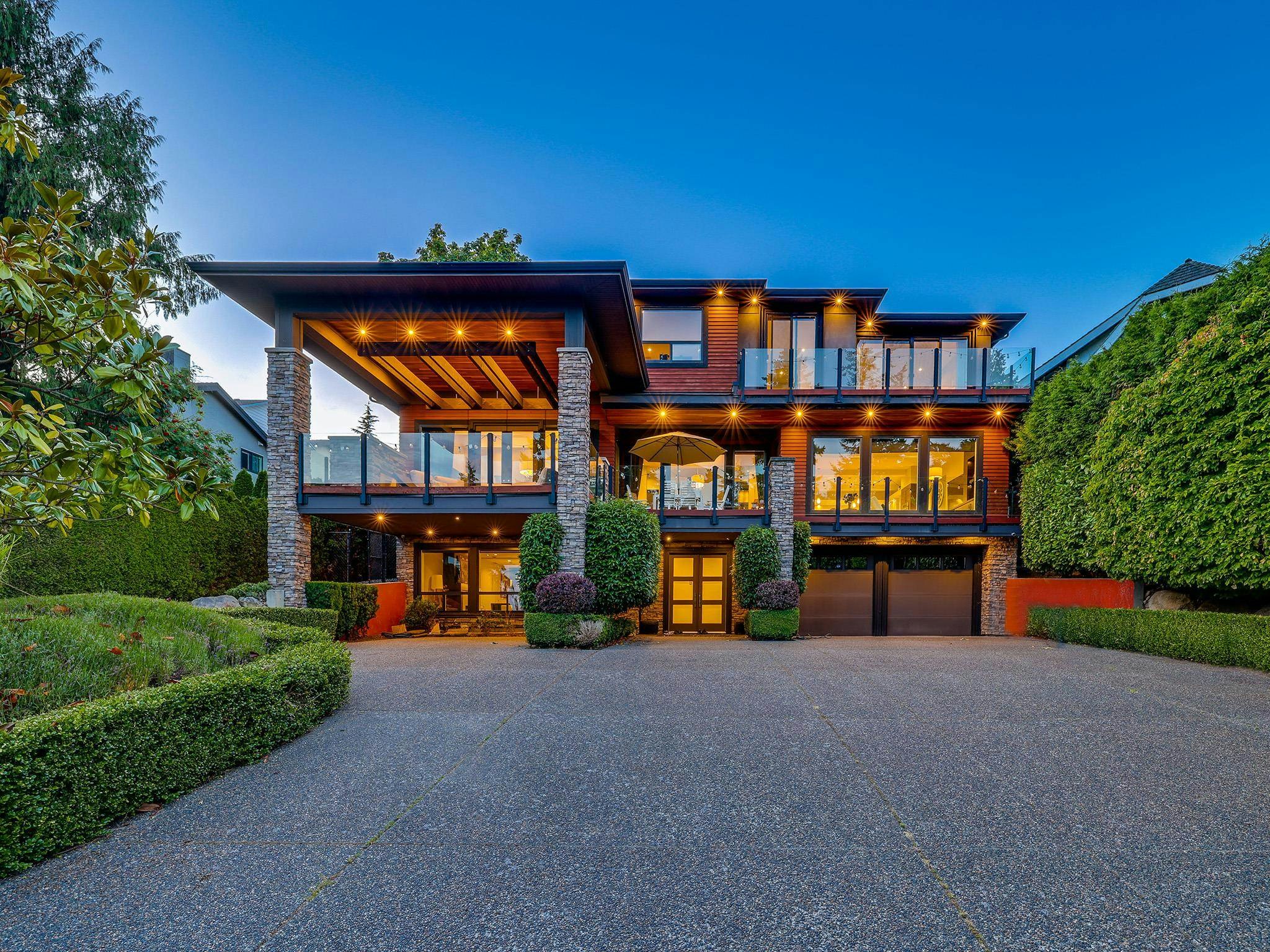 13307 Marine Drive, Surrey, BC, V4A 1E8