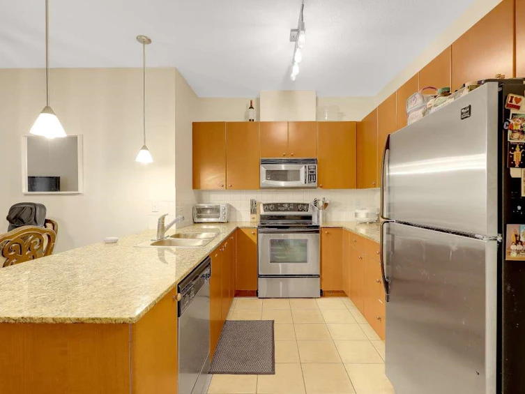 229-15380 102a Avenue, Surrey, BC, V3R 0B3 - 12