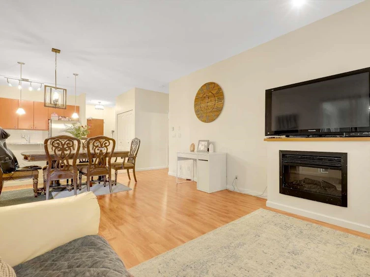 229-15380 102a Avenue, Surrey, BC, V3R 0B3 - 8
