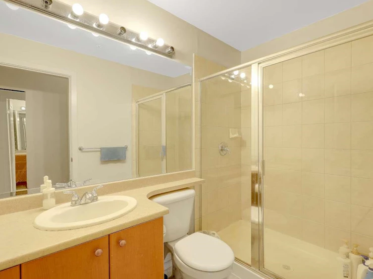 229-15380 102a Avenue, Surrey, BC, V3R 0B3 - 18