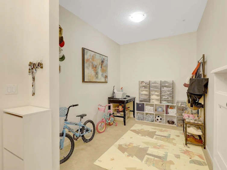 229-15380 102a Avenue, Surrey, BC, V3R 0B3 - 17